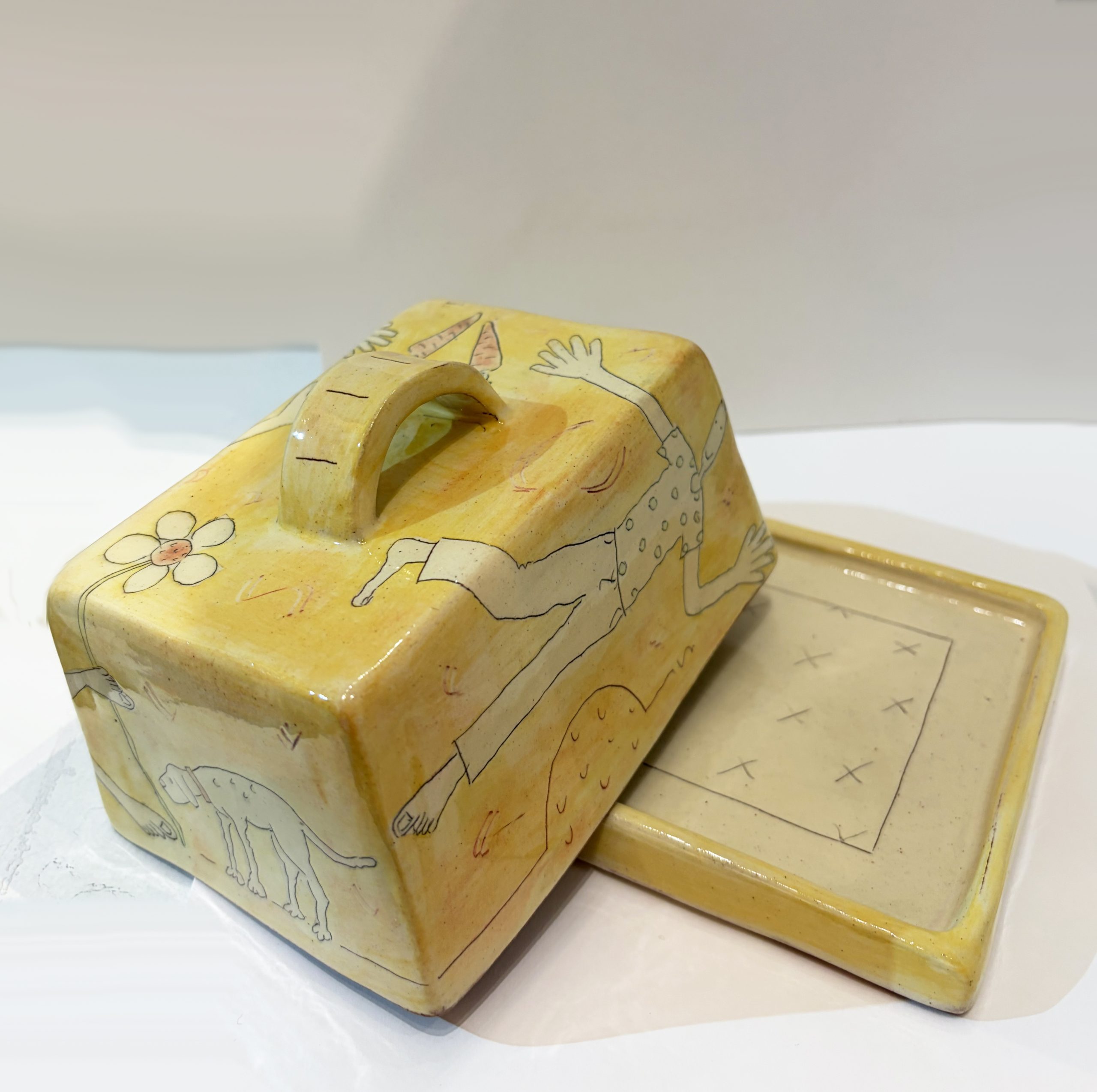 butter dish side view