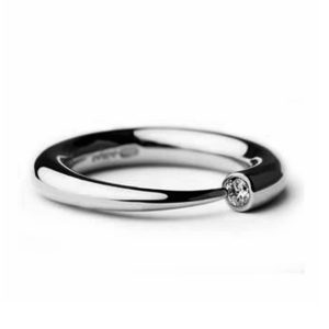 Narrow Solid silver wiggle ring with Diamond